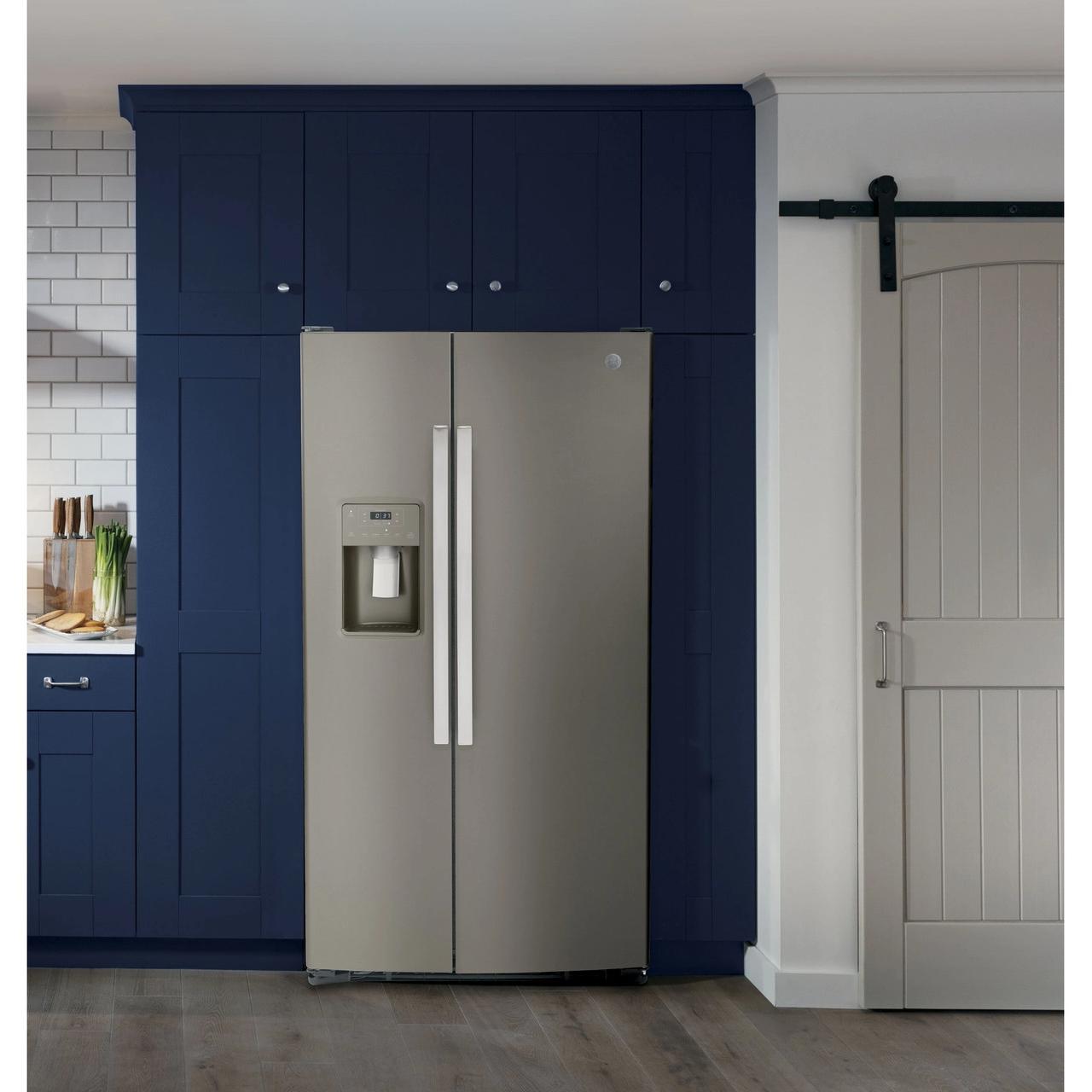 GE 36-inch, 25.3 cu. ft. Side-by-Side Refrigerator with Water and Ice Dispenser GSS25GMPES