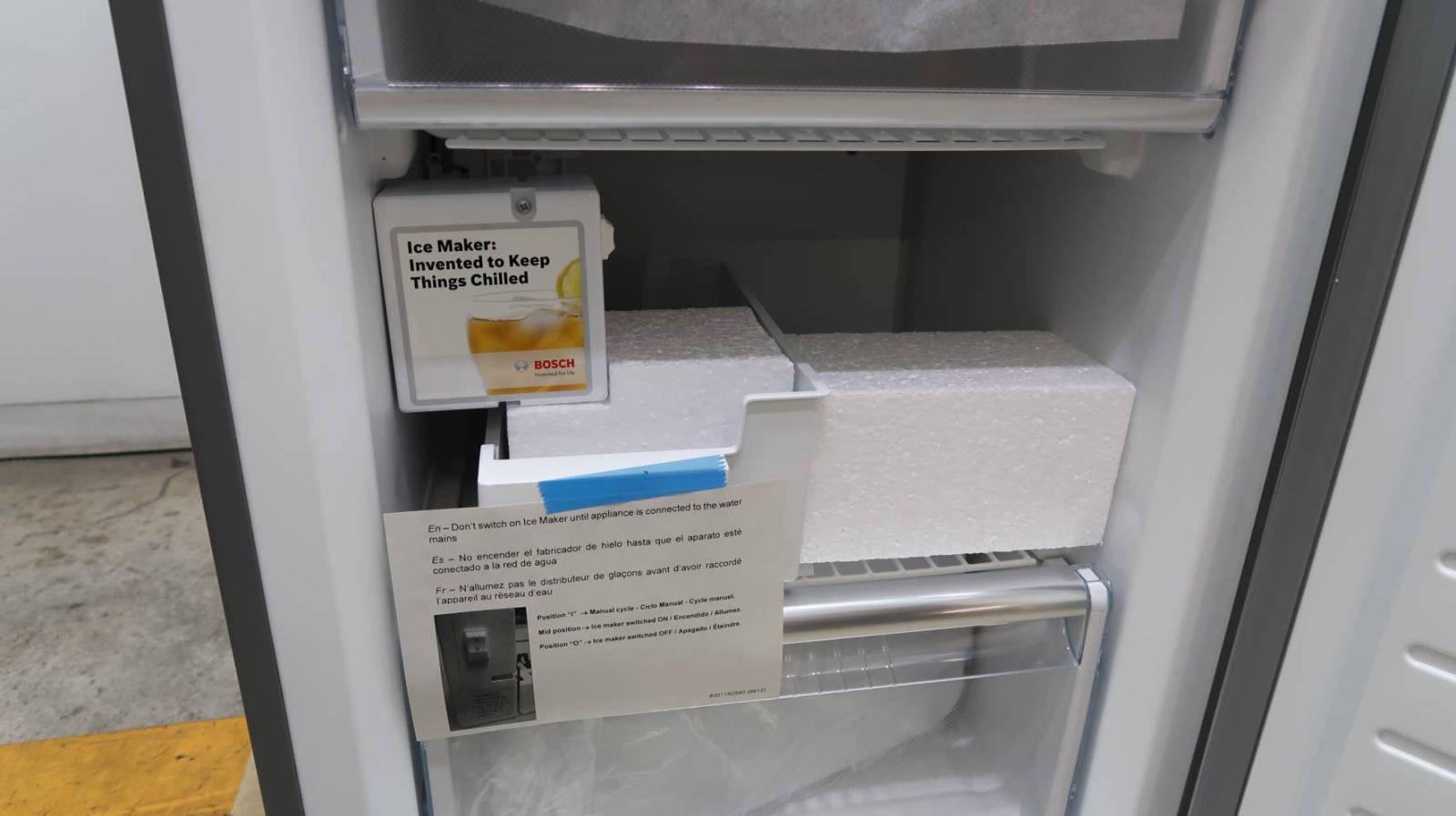 Bosch 800 Series 24-Inch Bottom Freezer Refrigerator with Ice Maker (B11CB81SSS)