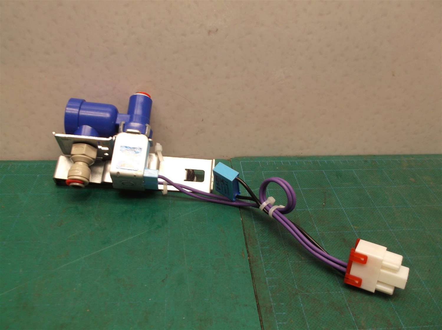 WE1-W1-B1 Hisense Ice Maker Valve for Hisense Refrigerator HIMT30G01