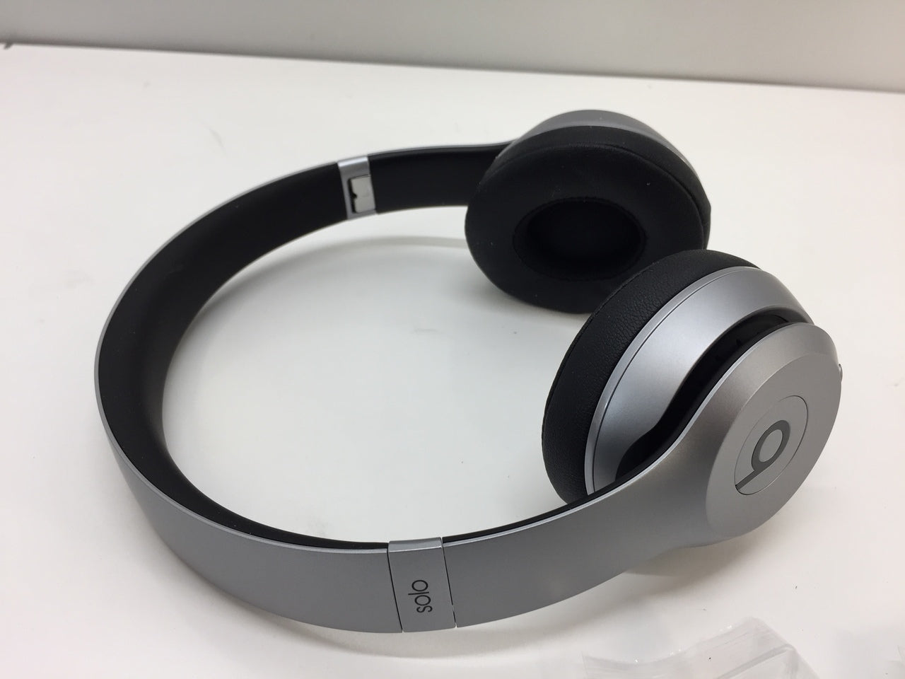 Beats by Dr. Dre Solo2 Wireless Over the Ear Headphones - Space Gray MKLF2AM/A