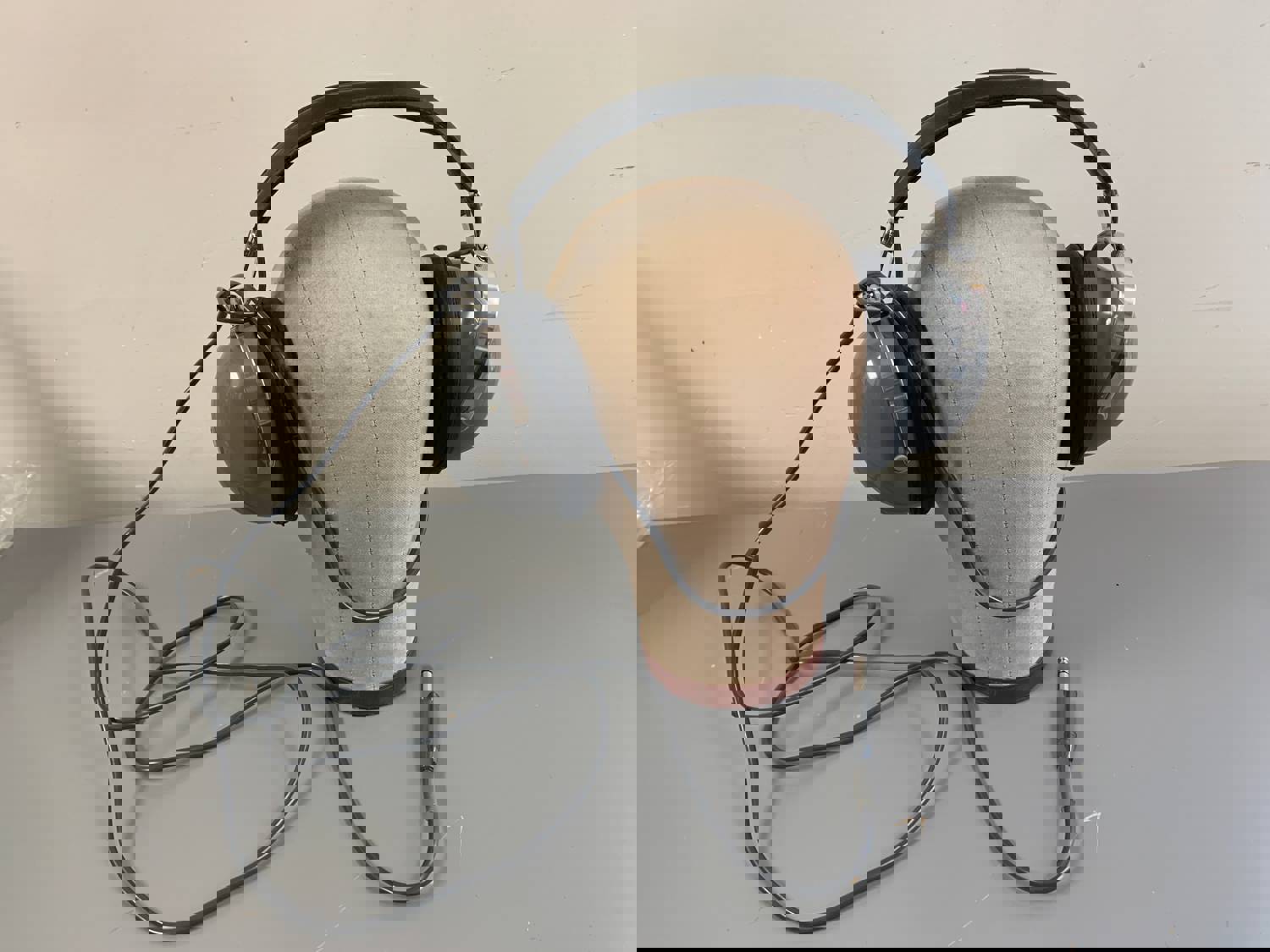 Pioneer SE-20A Vintage Stereo Headphones - Classic 1970s Sound