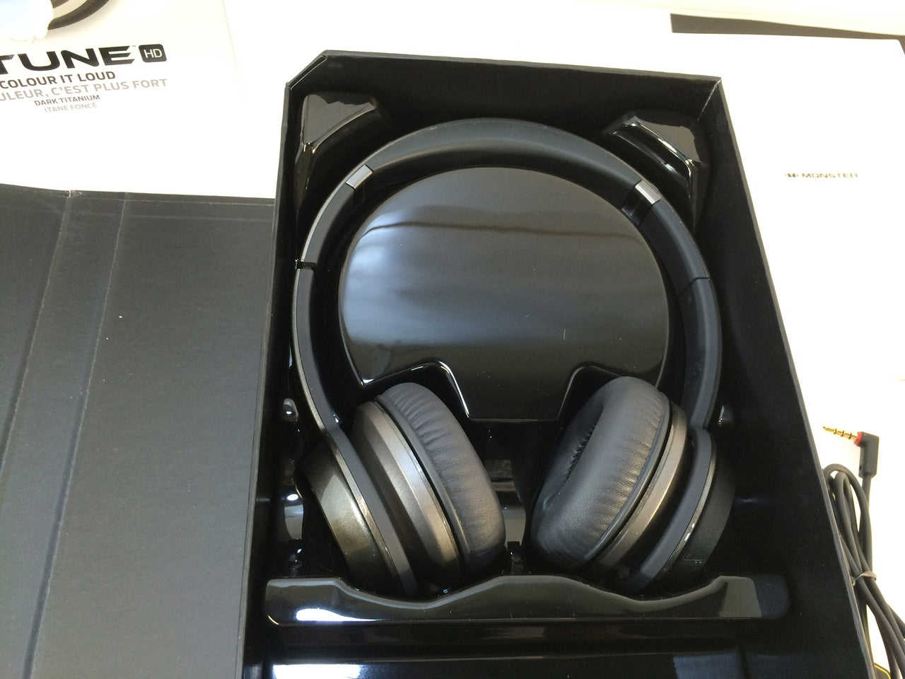 Monster 128579-00 NTune On-Ear Headphones, Pearl Grey - Colorful Noise-Isolating Audio Experience