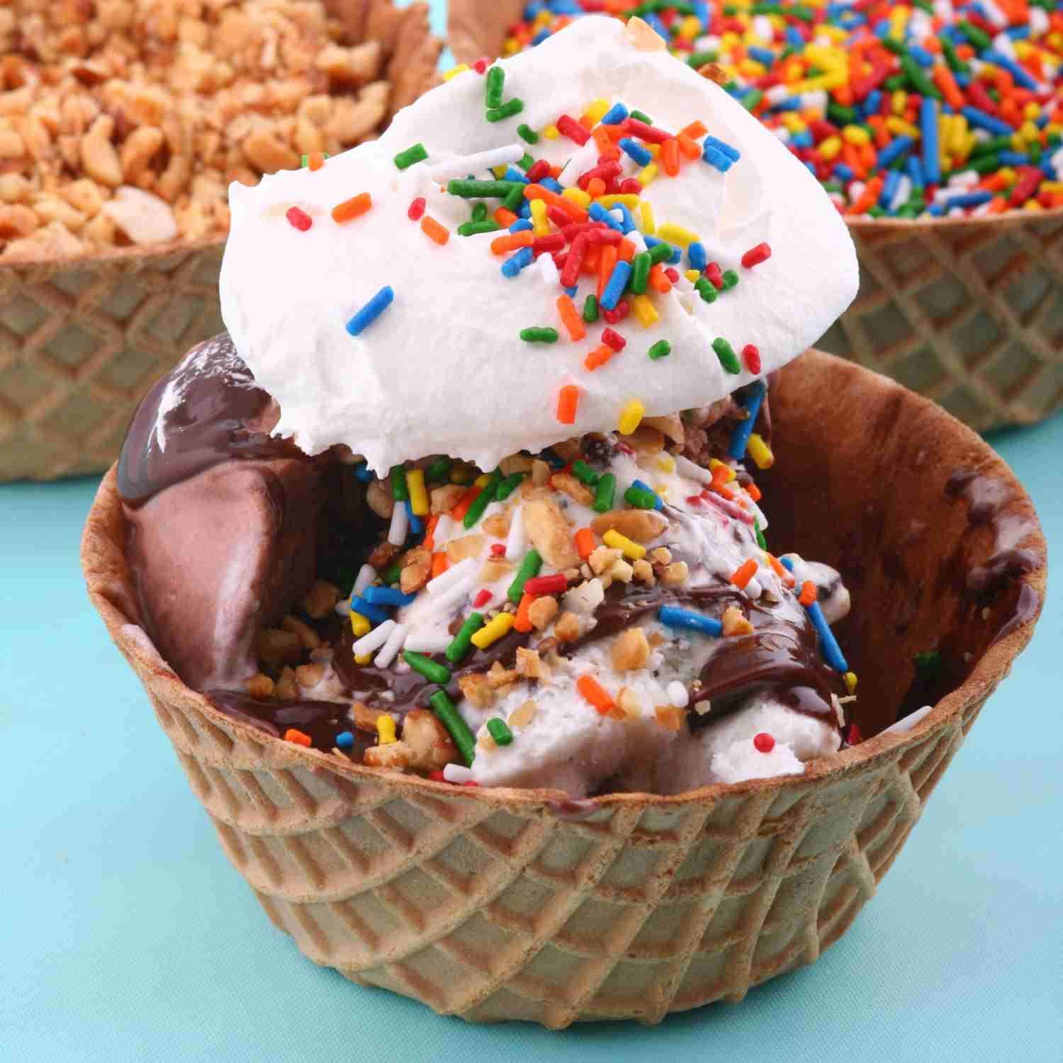 4-Quart Electric Ice Cream Maker with Easy-Carry Handle