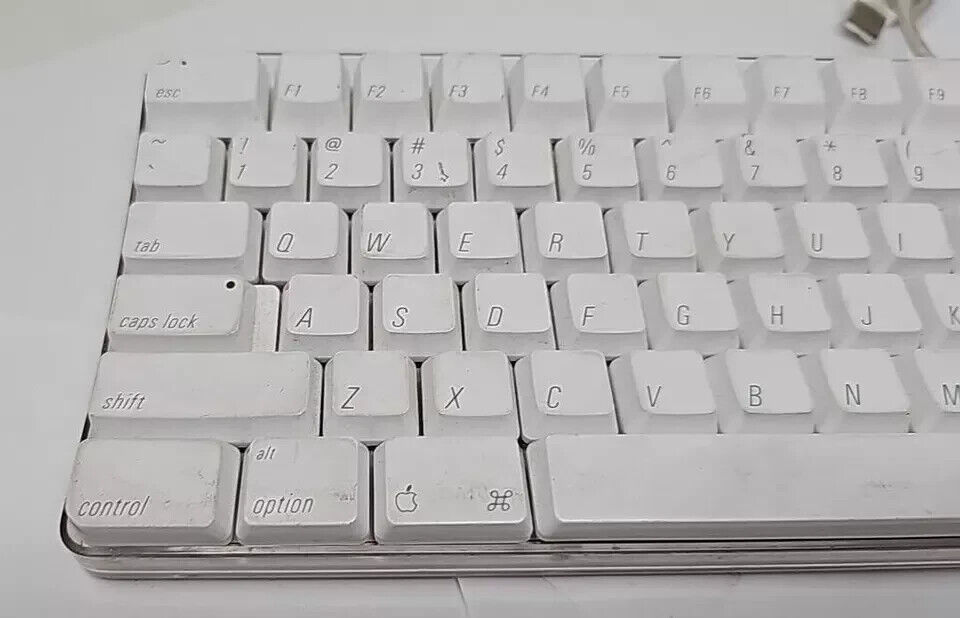 Apple 1048 USB Keyboard - Enhanced Typing, Great Condition