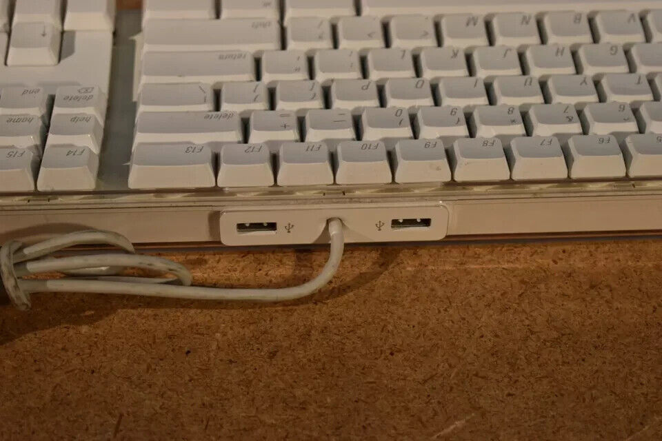 Apple 1048 USB Keyboard - Enhanced Typing, Great Condition