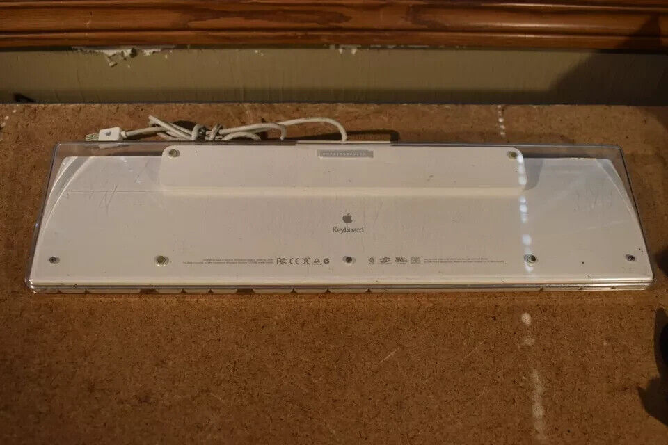 Apple 1048 USB Keyboard - Enhanced Typing, Great Condition
