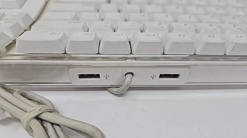 Apple 1048 USB Keyboard - Enhanced Typing, Great Condition