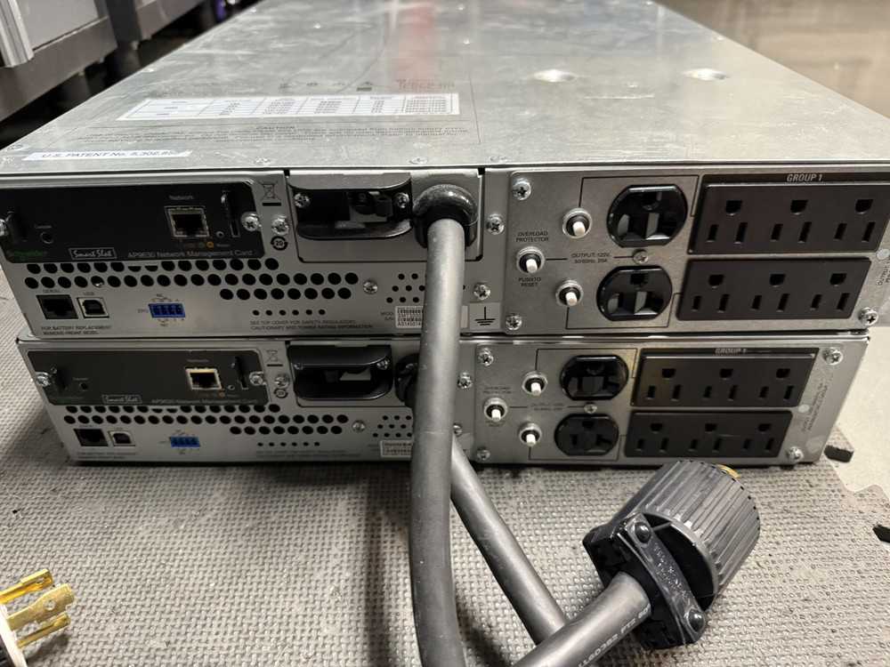 APC SMT3000RM2U Smart-UPS Battery Backup and Surge Protector