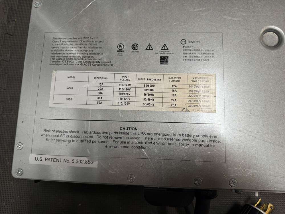 APC SMT3000RM2U Smart-UPS Battery Backup and Surge Protector