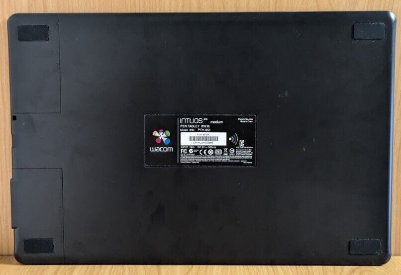 Wacom PTH-651 Intuos Pro Medium Creative Pen & Touch Tablet