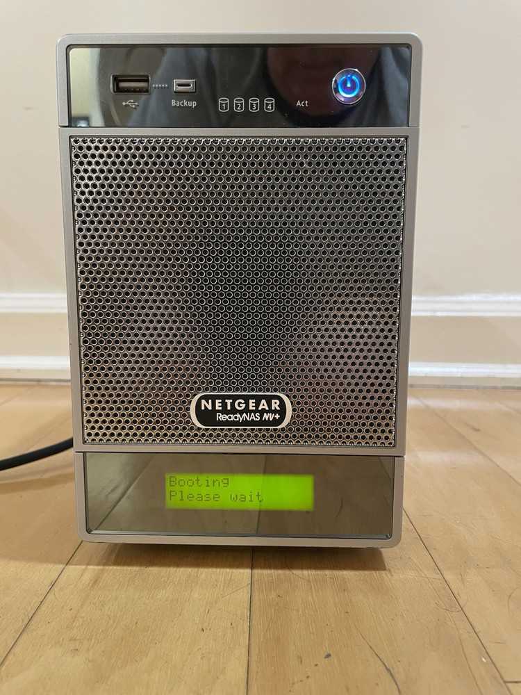 Netgear ReadyNAS RND4410 v3 Bay Desktop Network Storage with Drive Trays