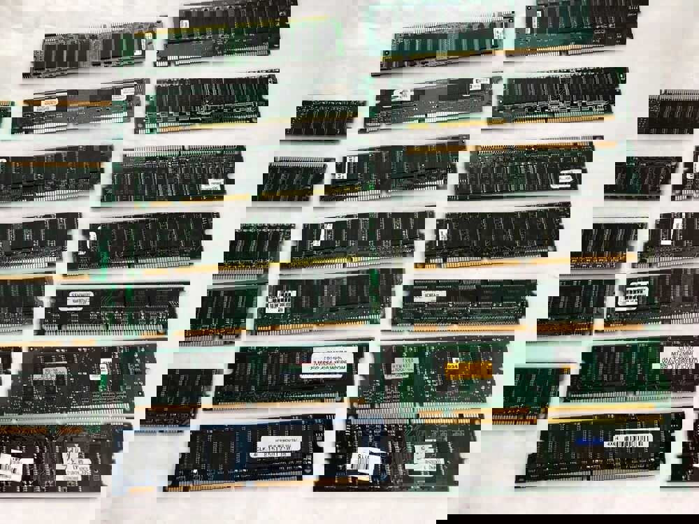 32MB 168-Pin SDRAM DIMM PC100 Desktop Memory